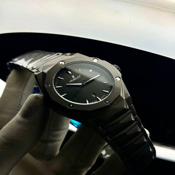 HUBLOT PLAIN DIAL CHAIN